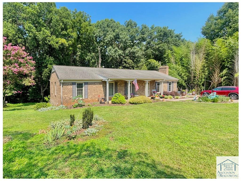 101 Dove Ln