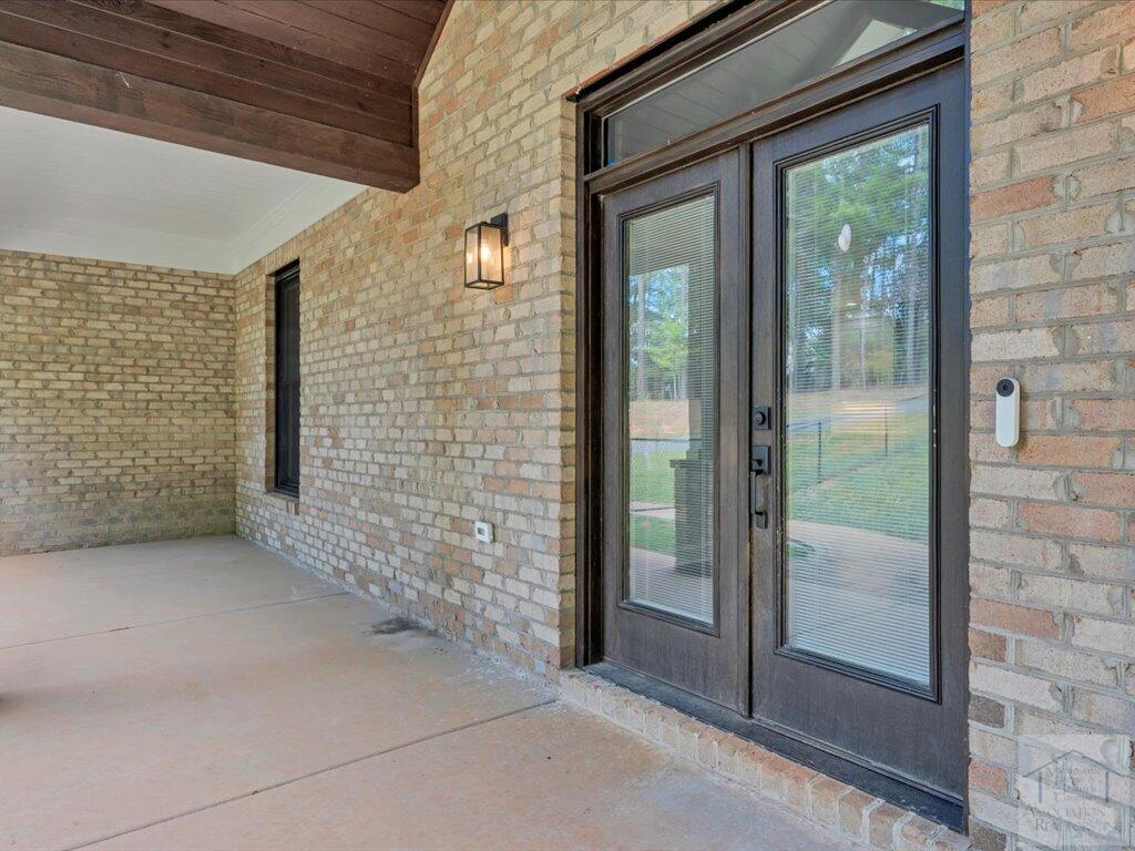 700 Pioneer Trail