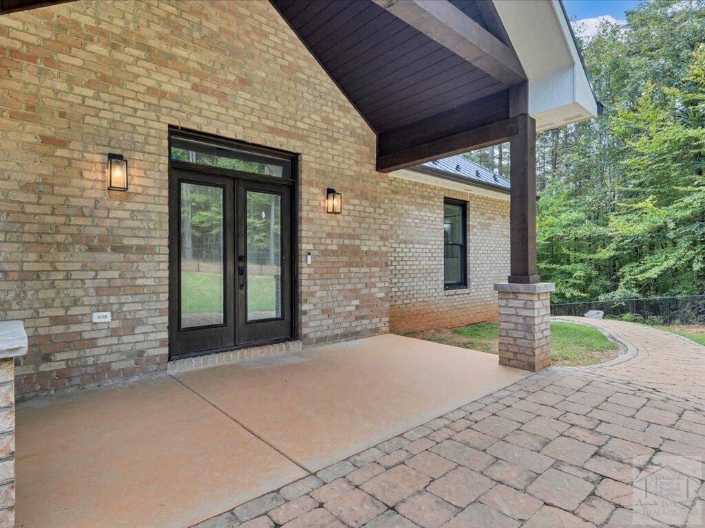 700 Pioneer Trail