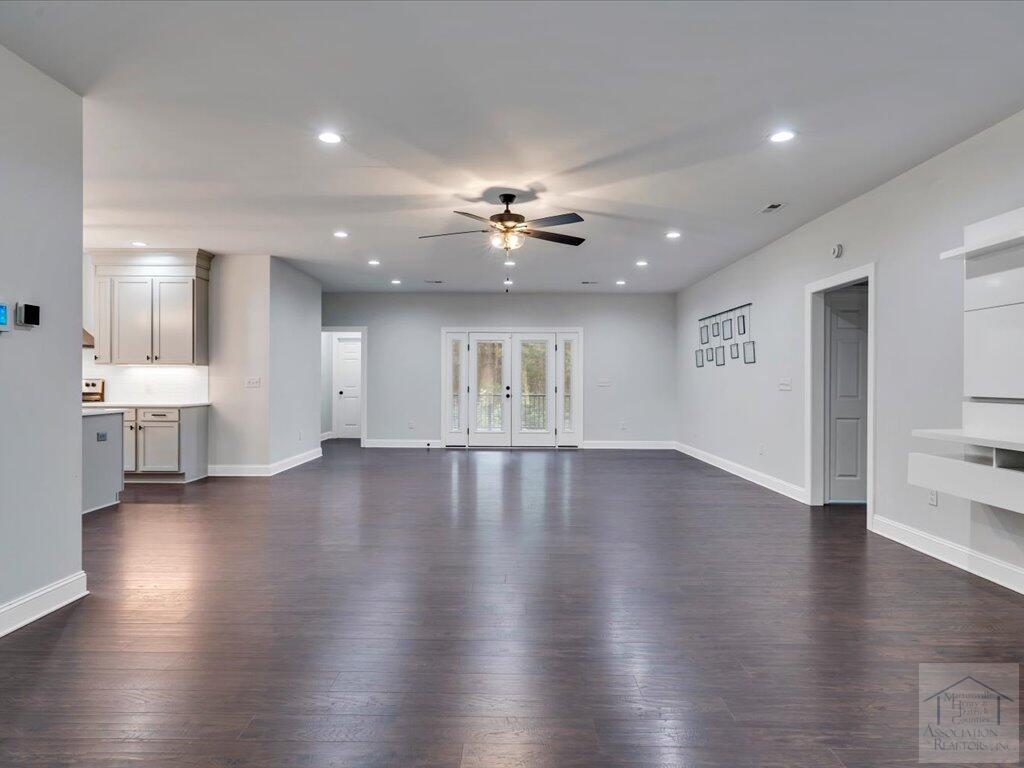 700 Pioneer Trail