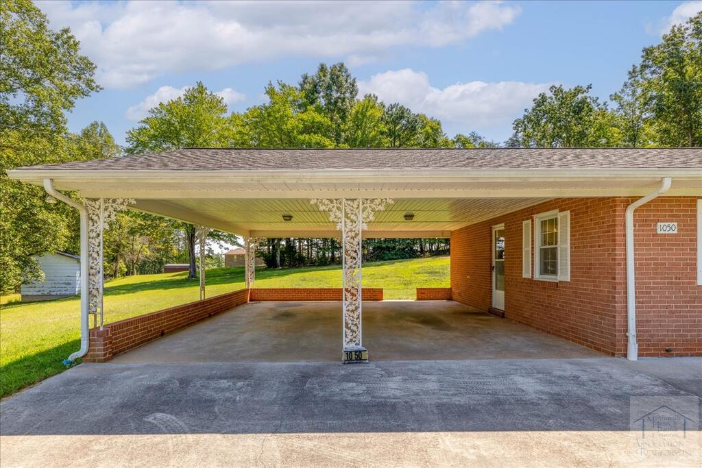 1050 Longview Dr