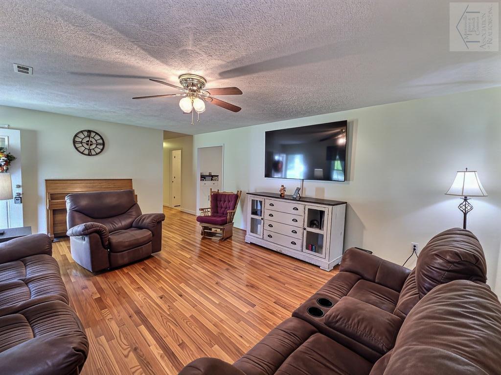 82 Crabtree Ln