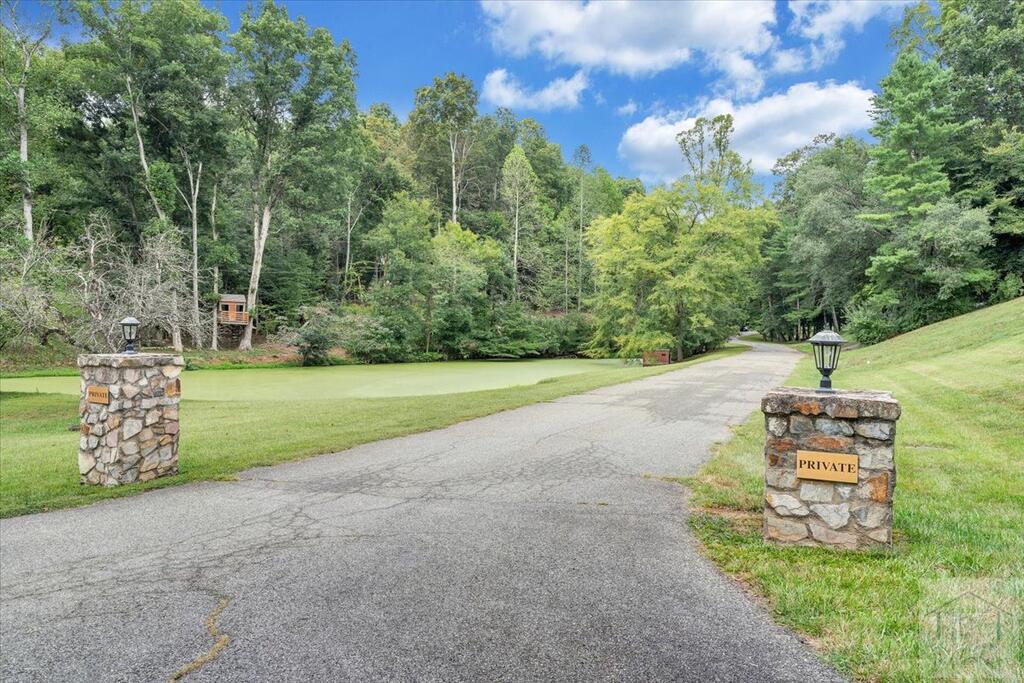 136 Lombard Circle