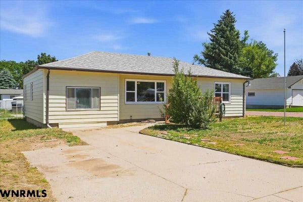 421 MADISON ST, KIMBALL, NE 69145 - Image 37cac1c4d2da3a4995fa64f5b025766e/773401062