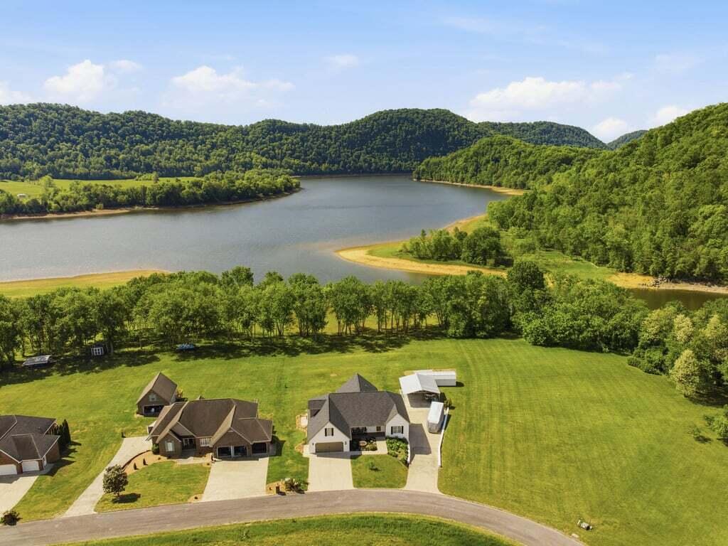 Rogersville, Tennessee, 37857, United States, 3 Bedrooms Bedrooms, ,3 BathroomsBathrooms,Residential,Active,2041819