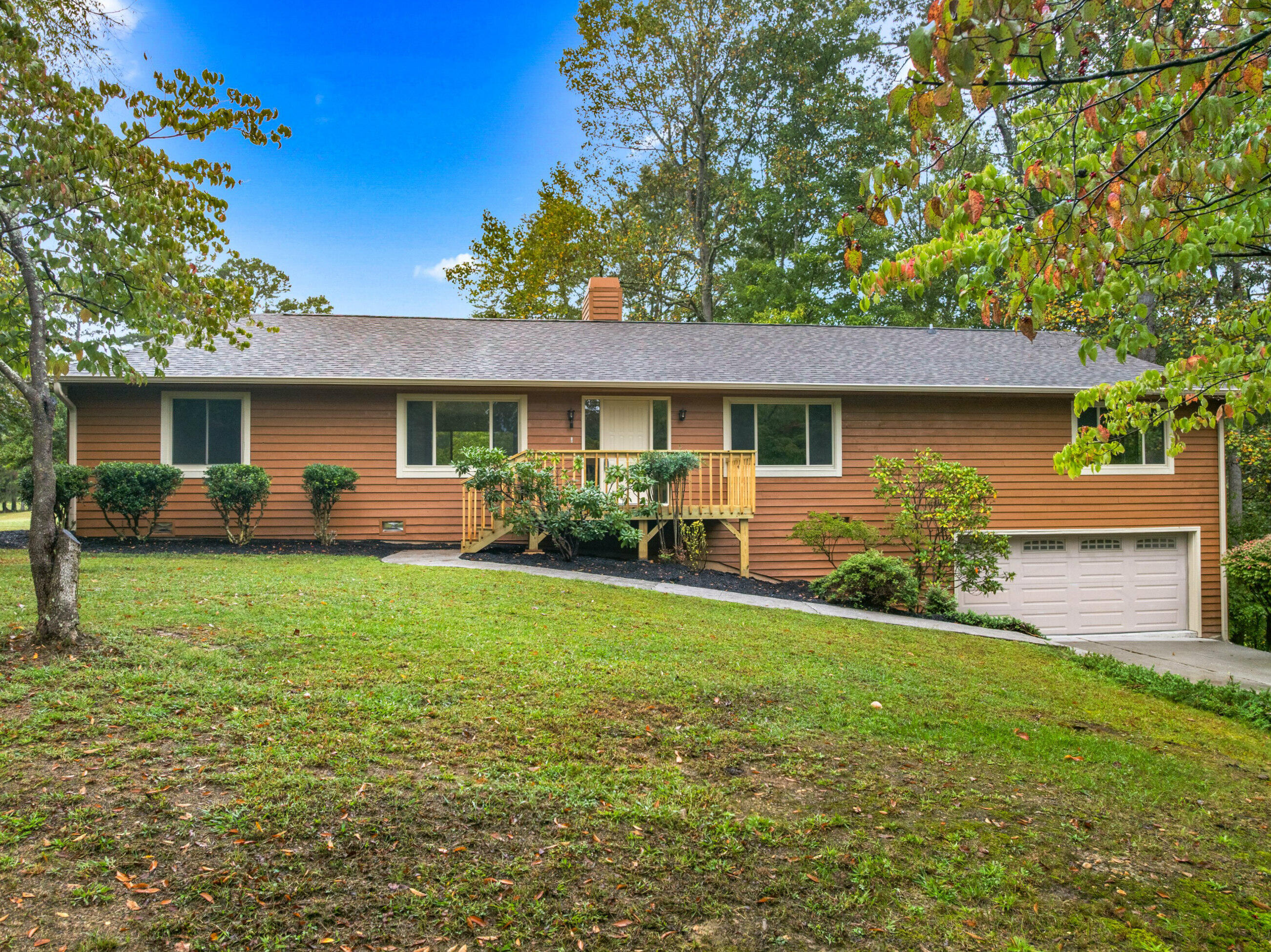 002-3320HazelwoodCourt-Baneberry