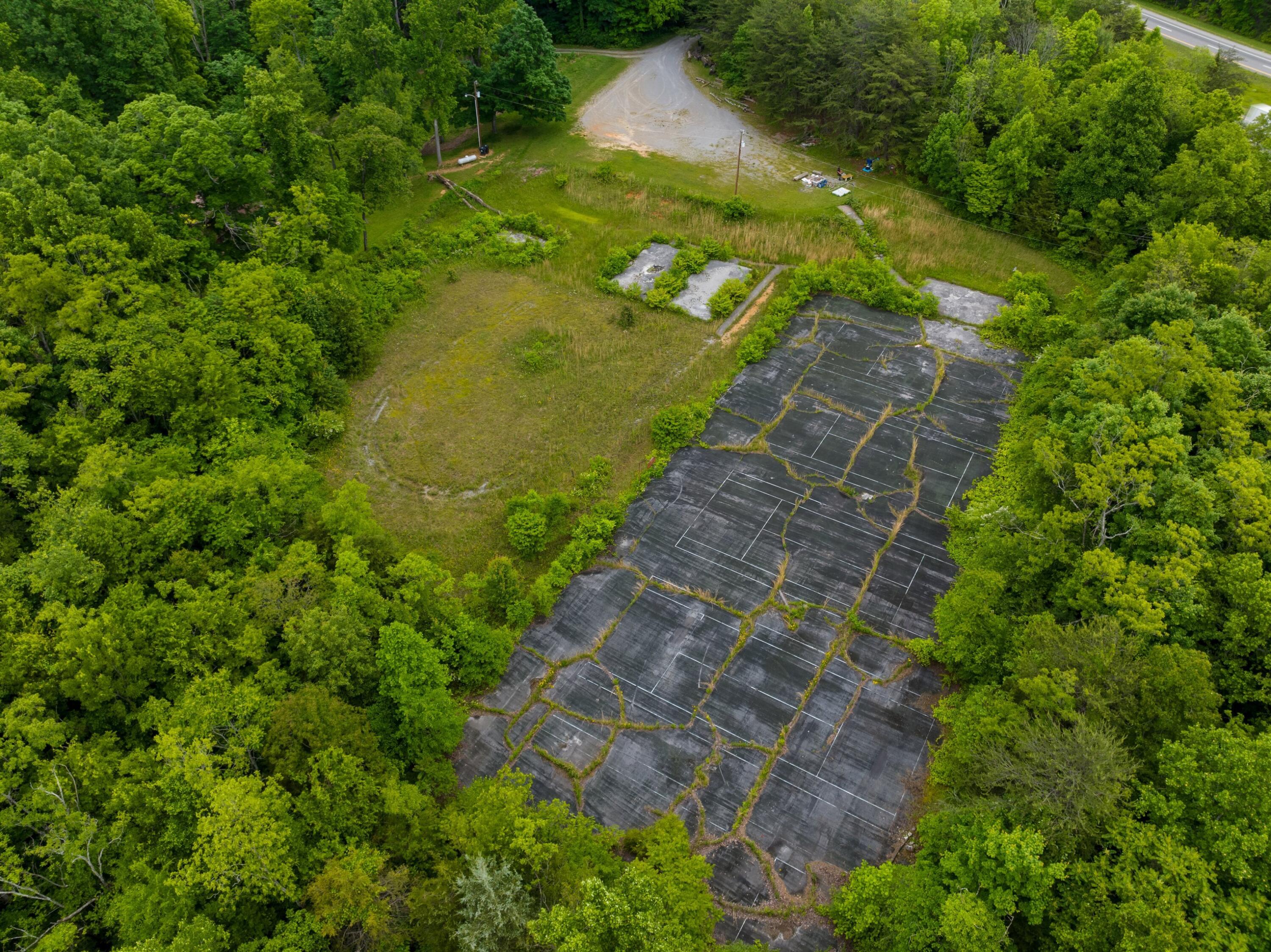 Photo 1 of 10 — 1500 S Davy Crockett Pkwy Parkway, Morristown, TN 37813