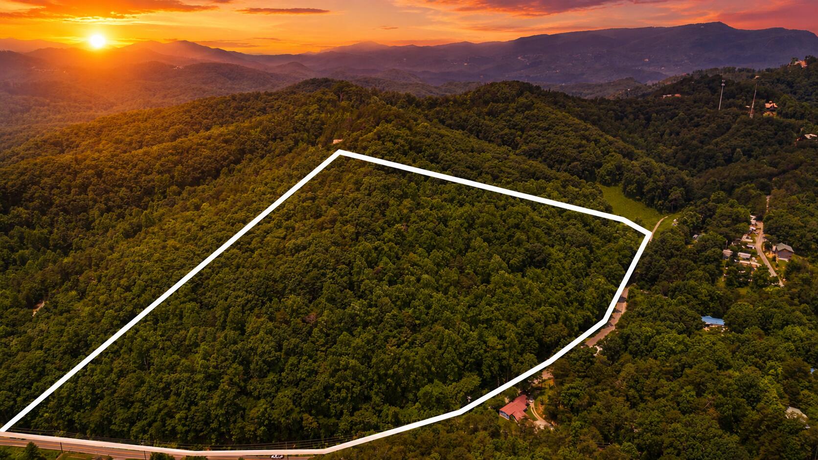 Photo 1 of 27 — 000 Pine Mtn Road, Pigeon Forge, TN 37863