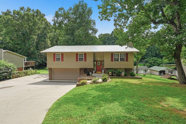 817 OLIVER AVE, SEYMOUR, TN 37865 - Image be7e31f93fd2cc7b28938347d6e3ea4e/1528011236