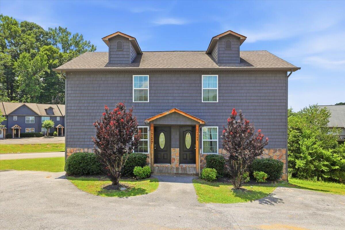 Photo 1 of 22 — 1707 Willow Trace Court, Sevierville, TN 37862
