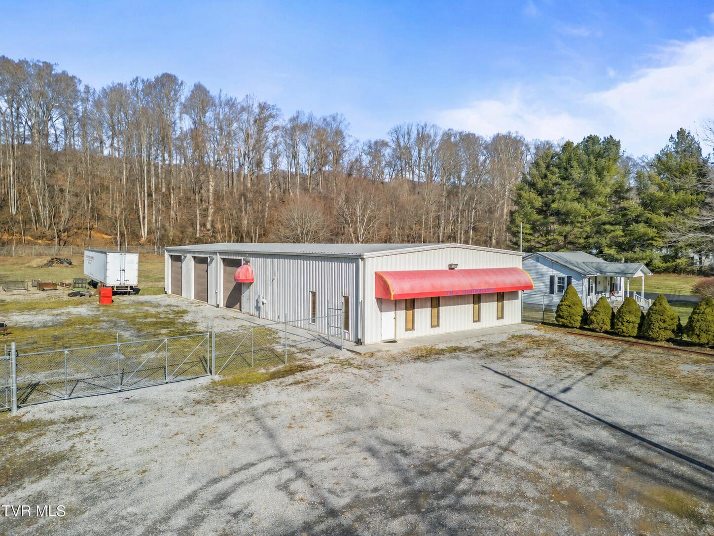 Photo 1 of 17 — 2719 Tennessee 91, Elizabethton, TN 37643