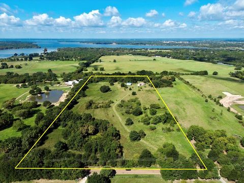 Photo of 525 Peach Tree Rd, Gun Barrel City, TX 75156 (MLS # 109137)