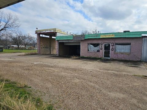 Photo of 210 NE 2nd St, Kerens, TX 75144 (MLS # 108392)