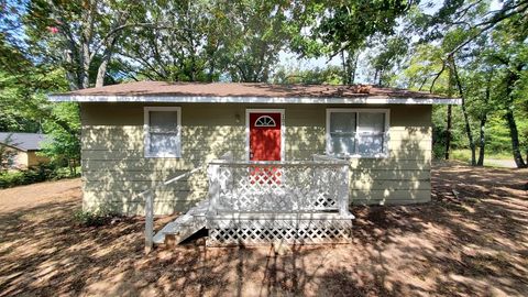 Photo of 102 Cordoba St, Mabank, TX 75156 (MLS # 109427)
