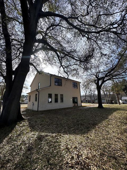 Photo of 118 Little John St, Gun Barrel City, TX 75156 (MLS # 109257)