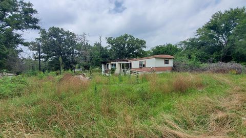 Photo of 7124 Choctaw Dr, Mabank, TX 75156 (MLS # 108730)