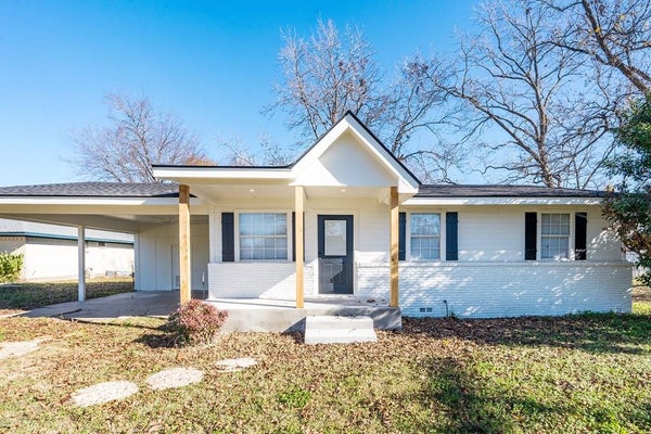 208 N COLEMAN ST, MABANK, TX 75147 - Image 1fee0f6124ca355c4f014996a2d4aaa1/2289890629