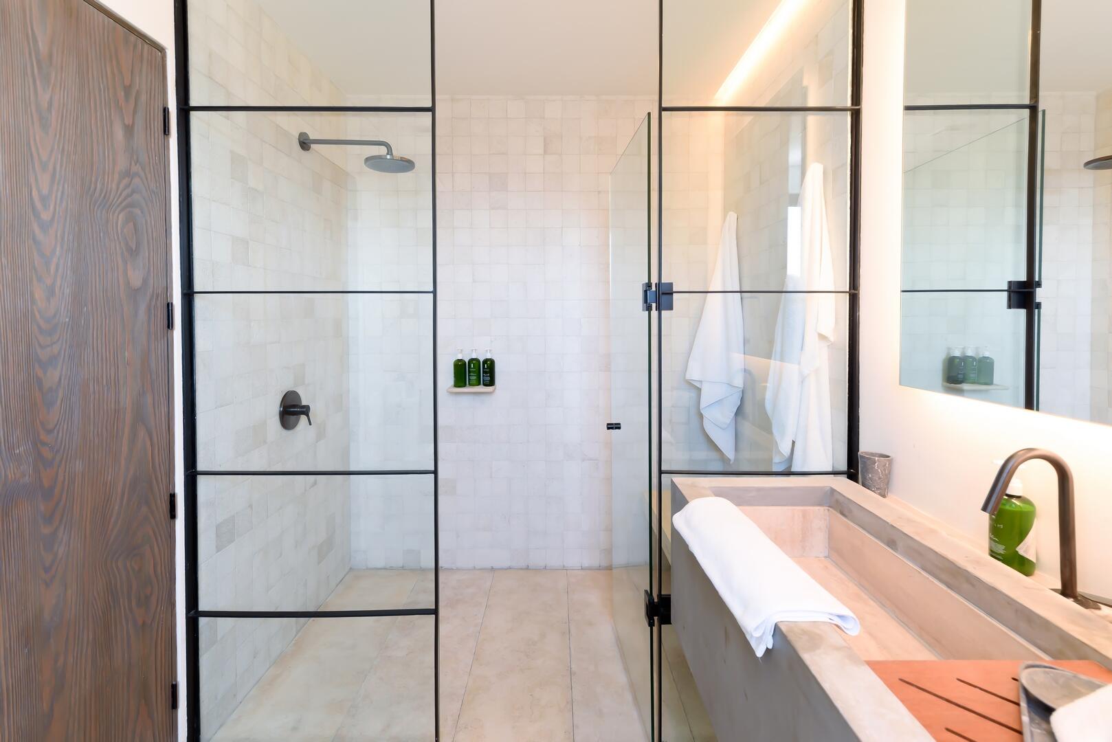 Cabo San Lucas, Mexico, 3 Bedrooms Bedrooms, ,4 BathroomsBathrooms,Residential,Active,253101