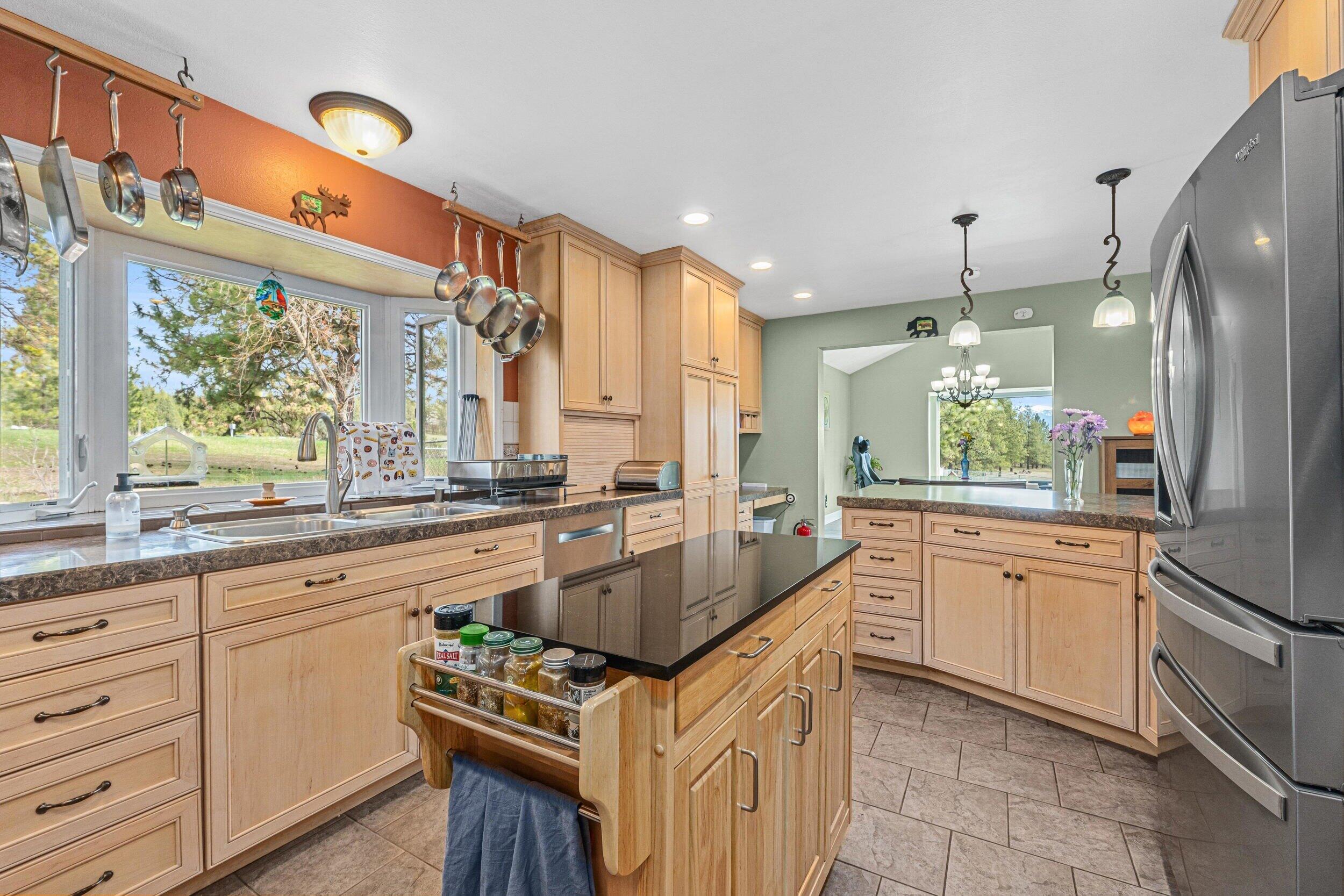Colville, Washington, 99114, United States, 3 Bedrooms Bedrooms, ,2 BathroomsBathrooms,Residential,Active,2037574