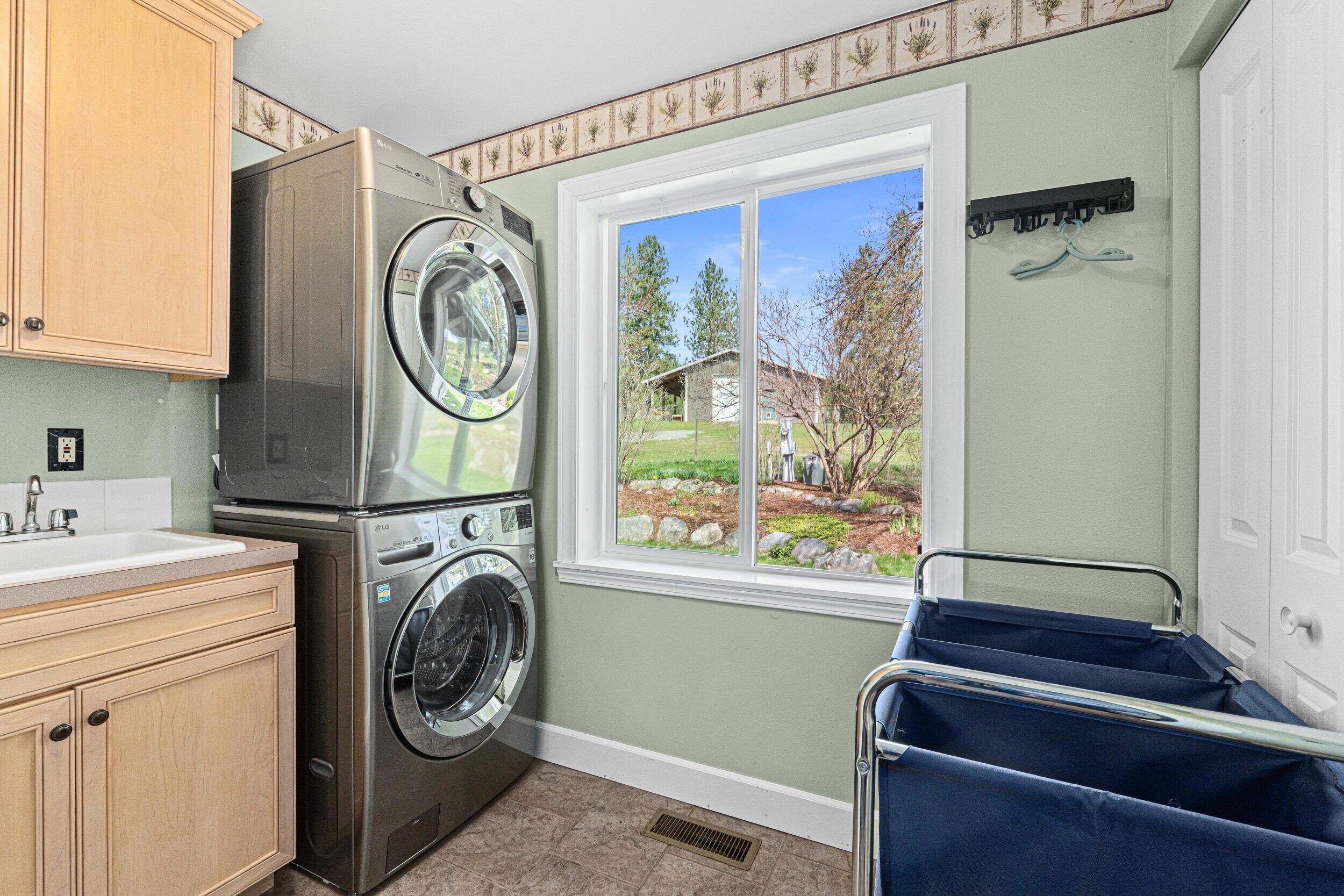 Colville, Washington, 99114, United States, 3 Bedrooms Bedrooms, ,2 BathroomsBathrooms,Residential,Active,2037574