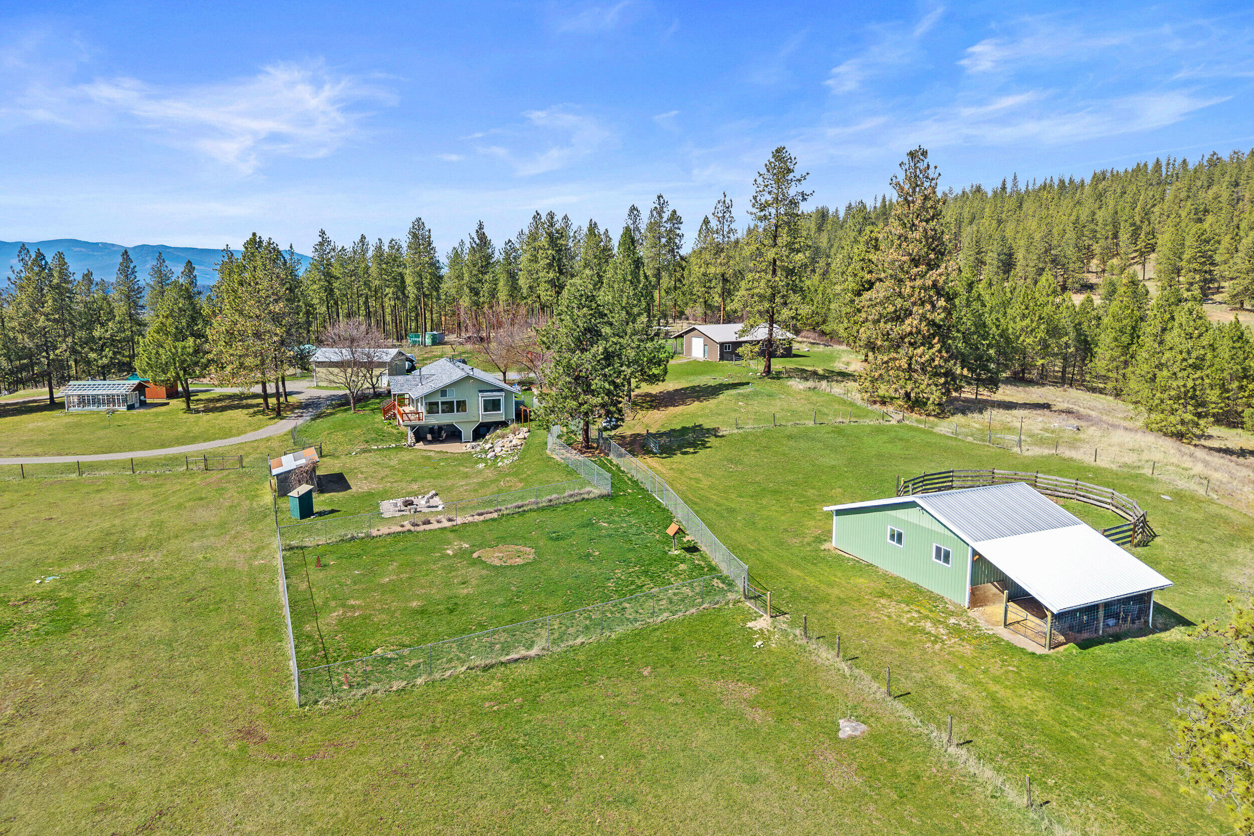 Colville, Washington, 99114, United States, 3 Bedrooms Bedrooms, ,2 BathroomsBathrooms,Residential,Active,2037574