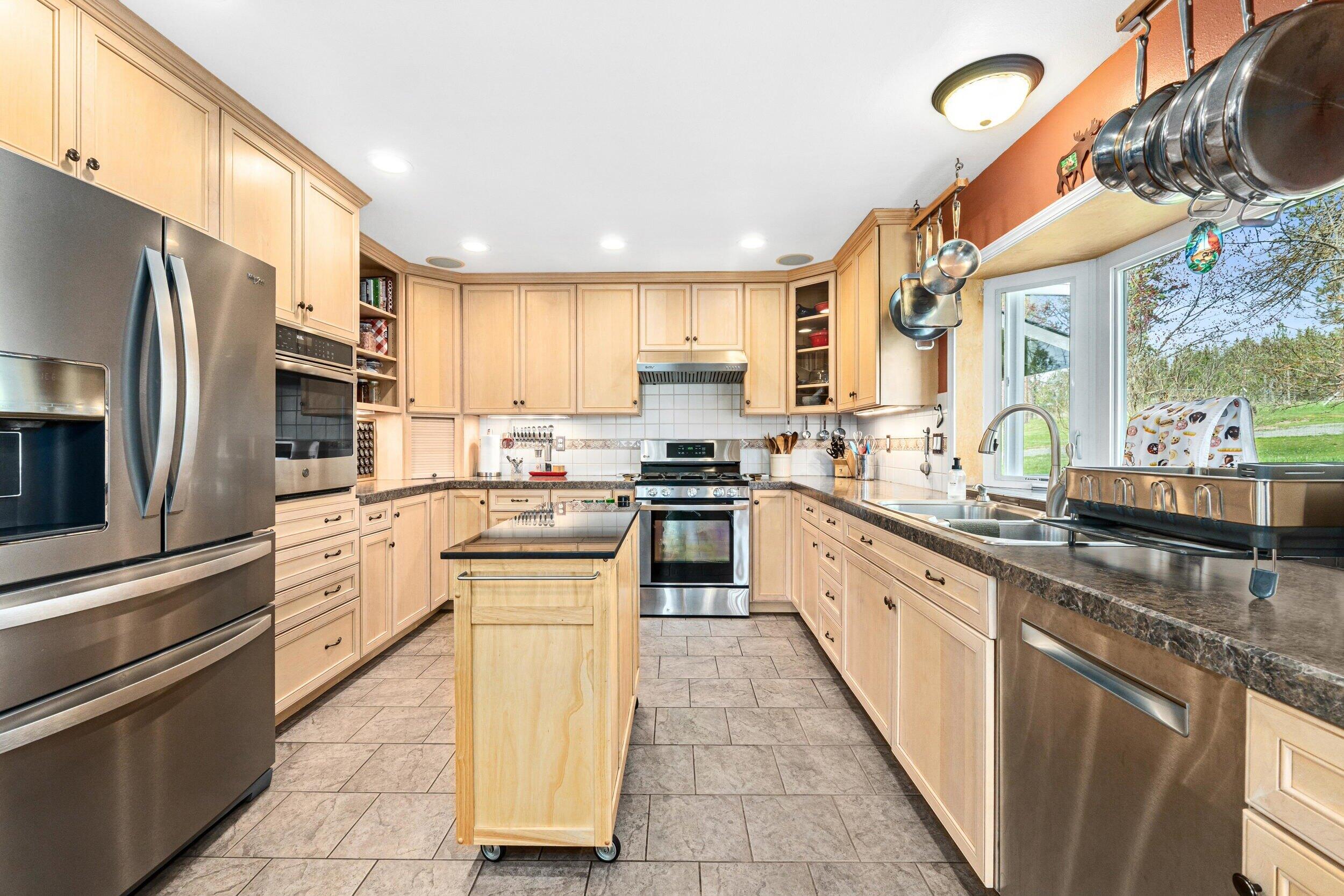 Colville, Washington, 99114, United States, 3 Bedrooms Bedrooms, ,2 BathroomsBathrooms,Residential,Active,2037574