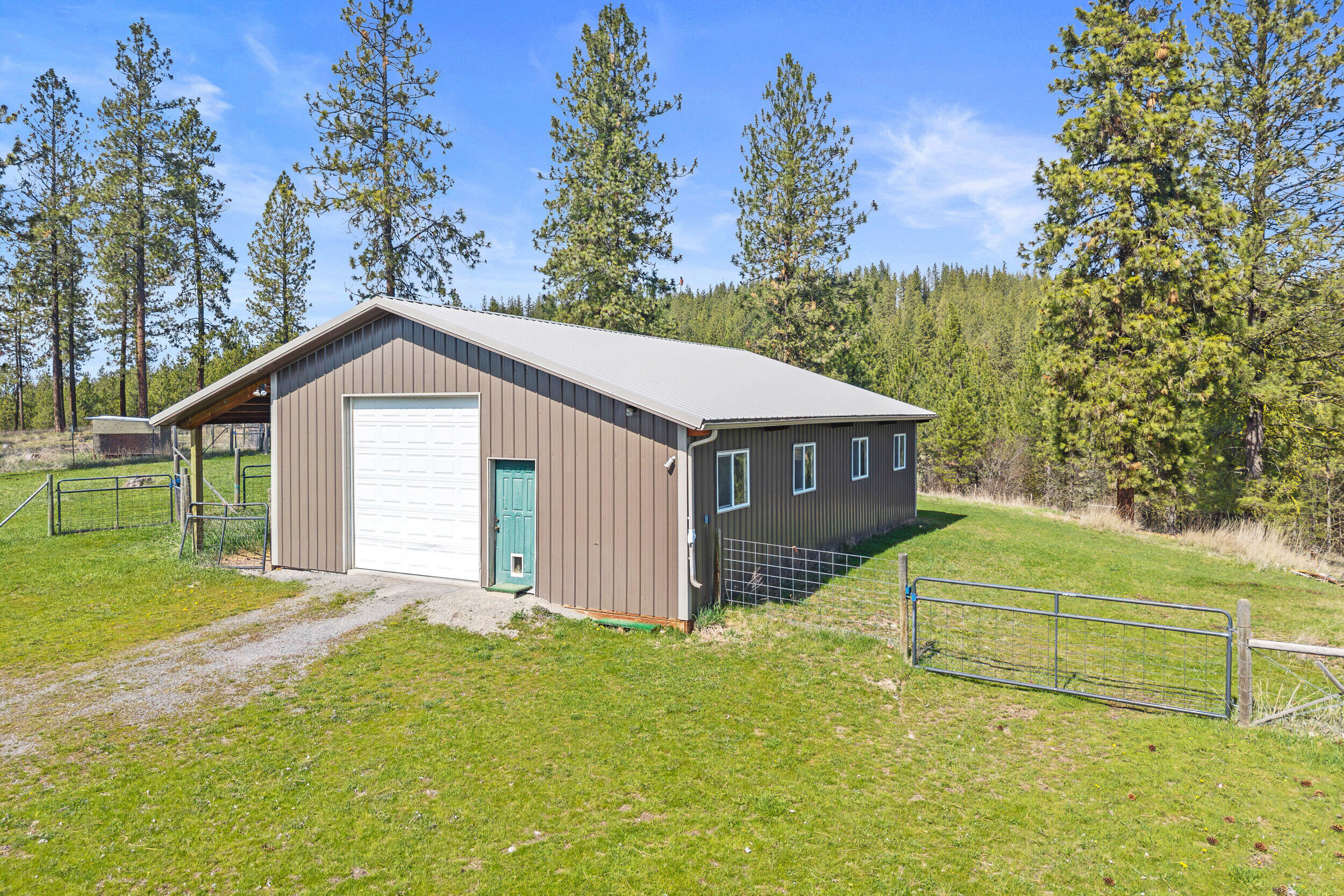 Colville, Washington, 99114, United States, 3 Bedrooms Bedrooms, ,2 BathroomsBathrooms,Residential,Active,2037574