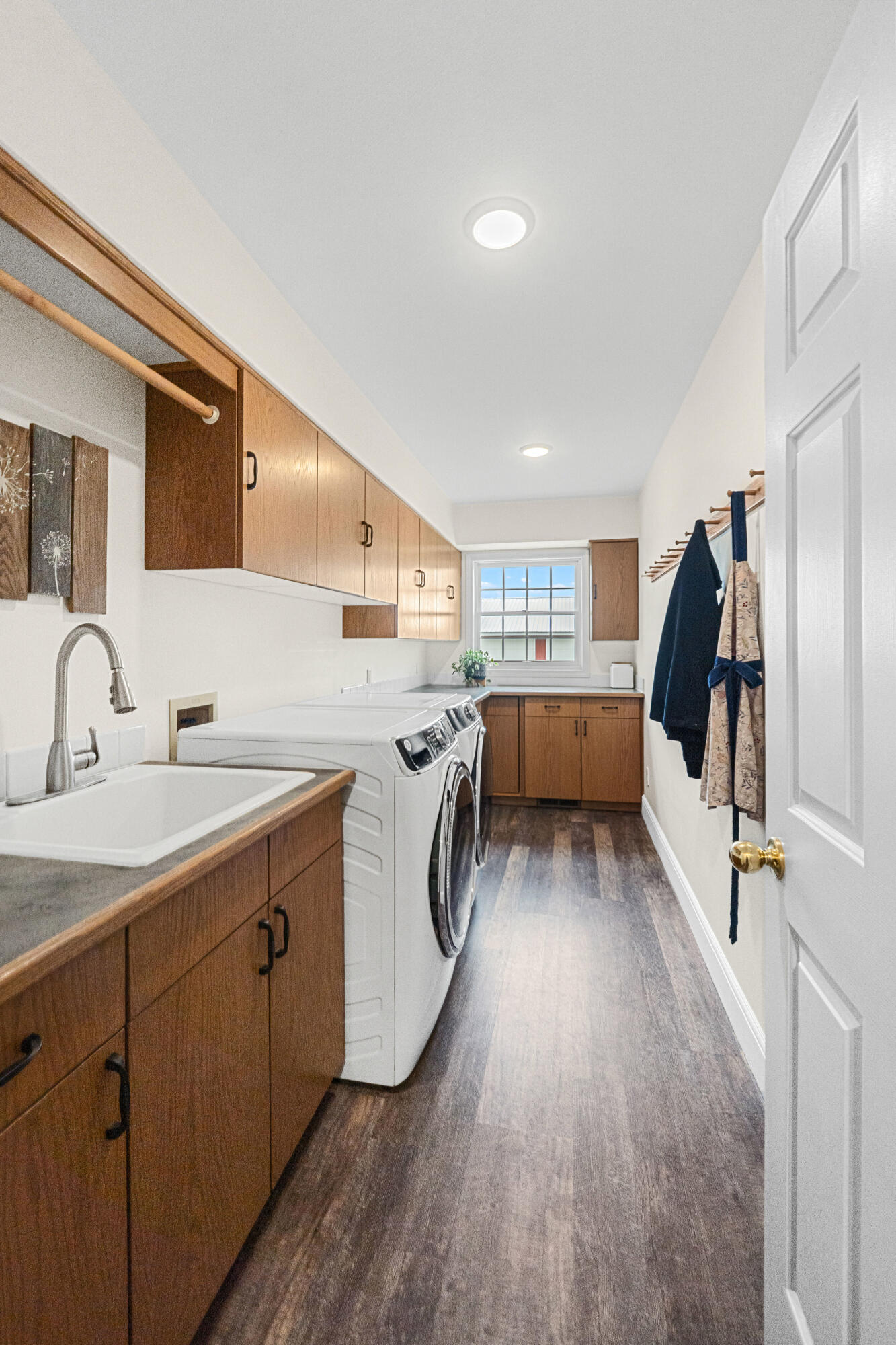 Davenport, Washington, 99122, United States, 4 Bedrooms Bedrooms, ,3 BathroomsBathrooms,Residential,Active,2036687