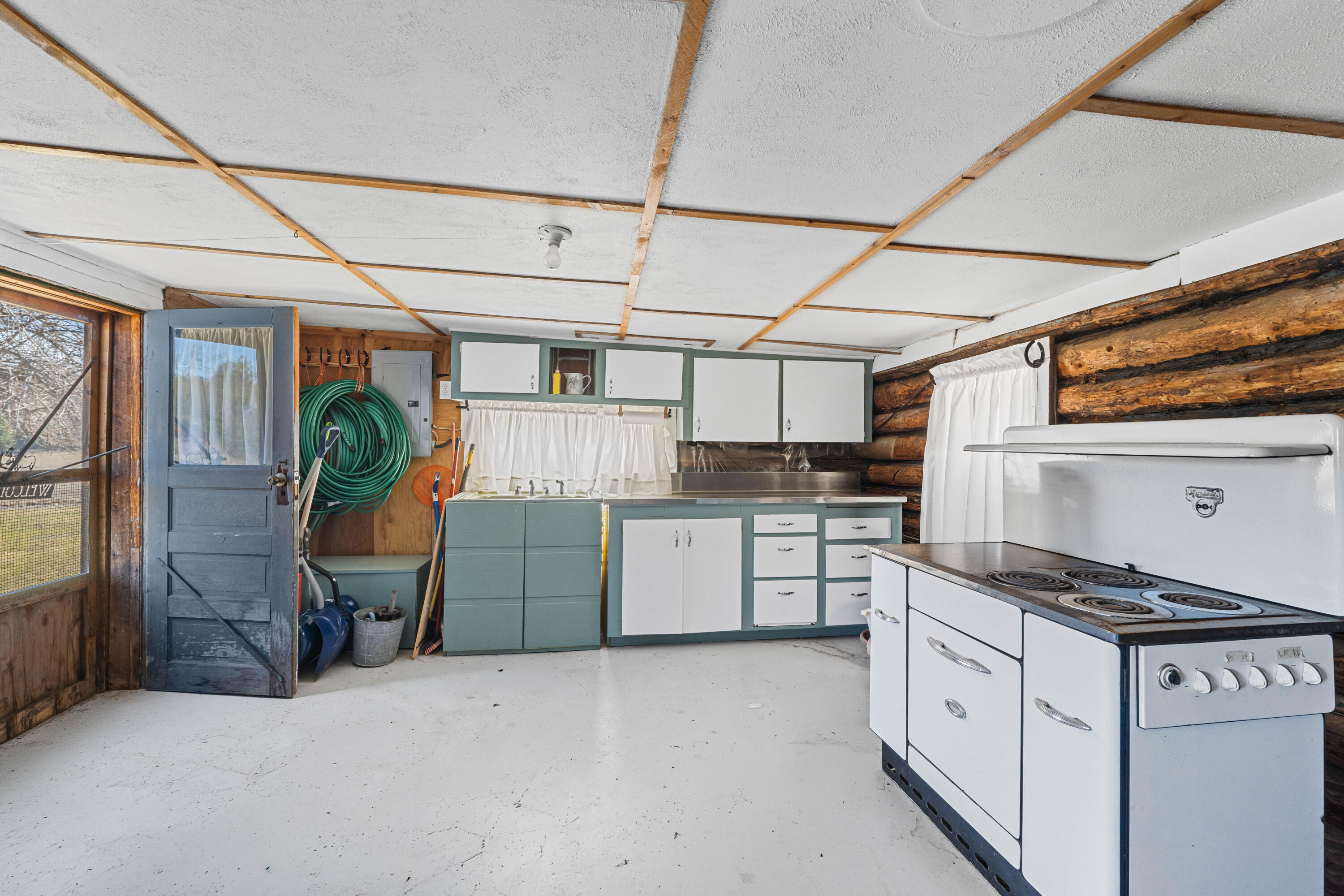 Newport, Washington, 99156, United States, 2 Bedrooms Bedrooms, ,1 BathroomBathrooms,Residential,Active,2022677