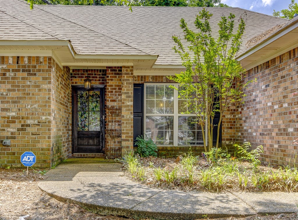 107 Manchester Drive - Photo 2