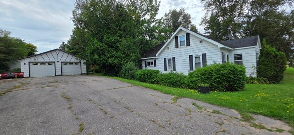1827 OAK ST, SAULT SAINTE MARIE, MI 49783 - Image b41420febda643a3dd758ab6fbf8a189/27736742
