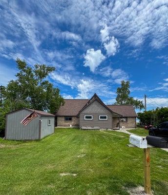 1803 SHORE DR, SAINT IGNACE, MI 49781 - Image ebc5e5dbba36bb2aa701469905e6cf9d/4280569656