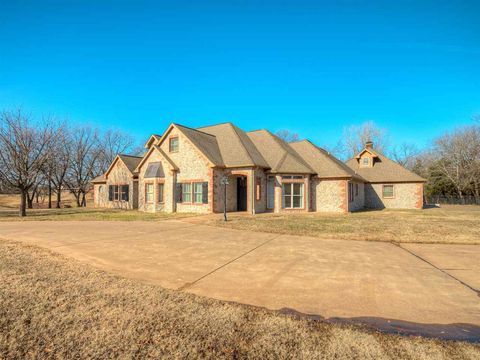 Photo of 6006 Chateau Drive, Stillwater, OK 74075 (MLS # 129037)