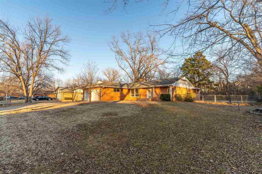 Photo of 2119 N Glenwood Drive, Stillwater, OK 74074 (MLS # 133675)