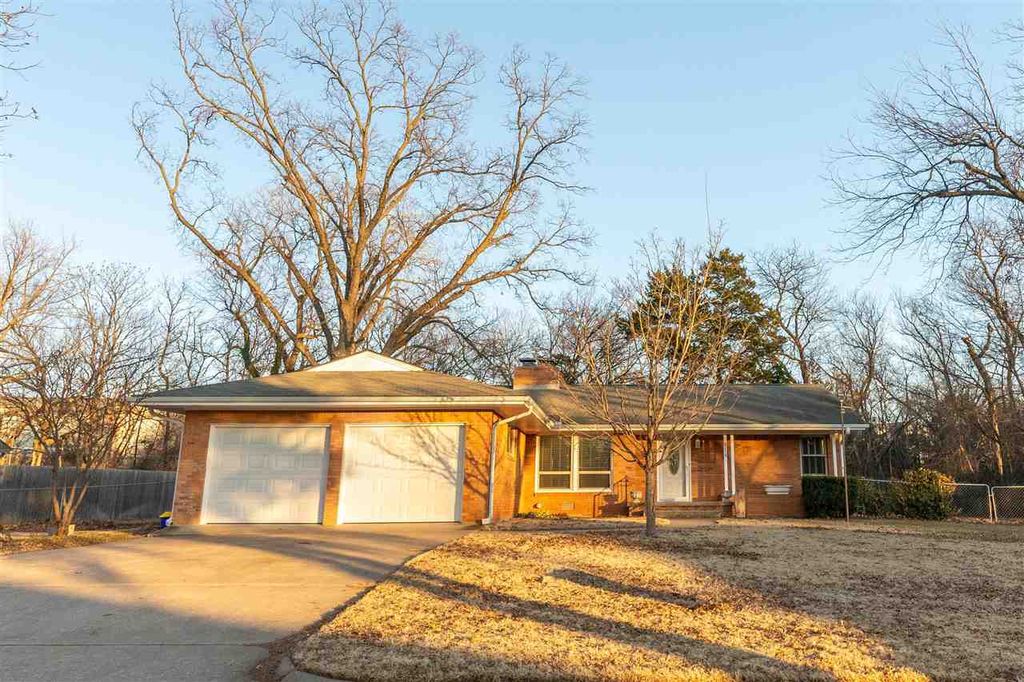 Photo of 2119 N Glenwood Drive, Stillwater, OK 74074 (MLS # 133675)