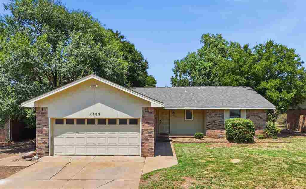 Photo of 1509 Hanson Circle, Stillwater, OK 74075 (MLS # 134890)