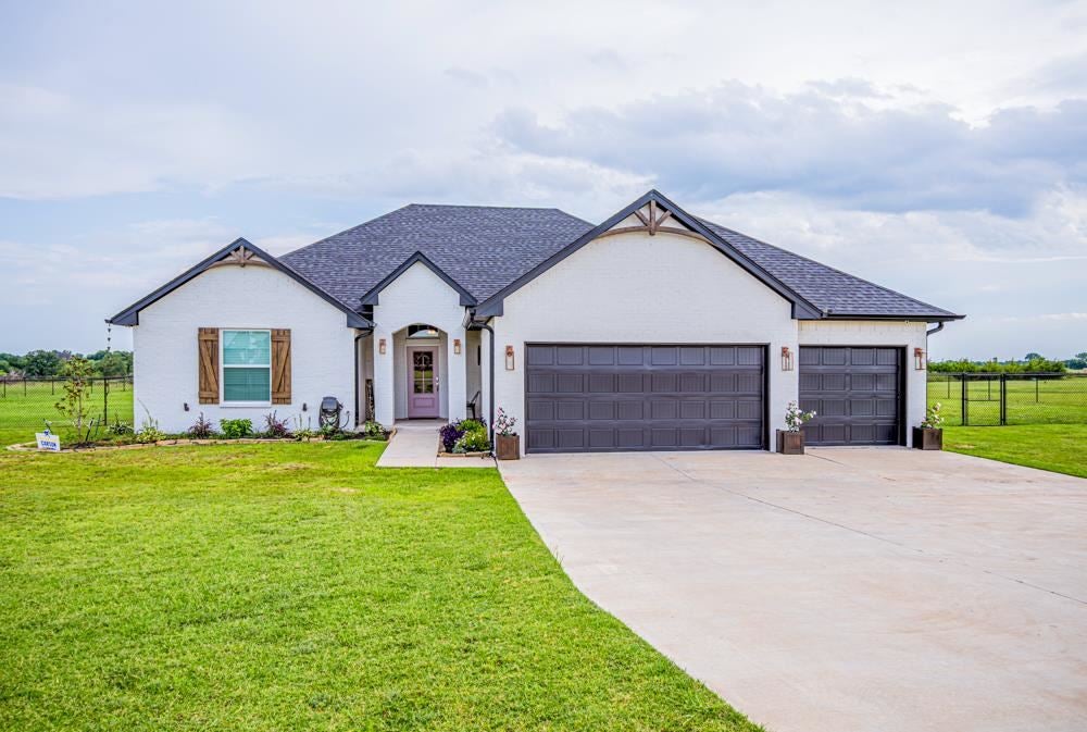 Photo of 1807 W Forest Ridge, Stillwater, OK 74074 (MLS # 134784)