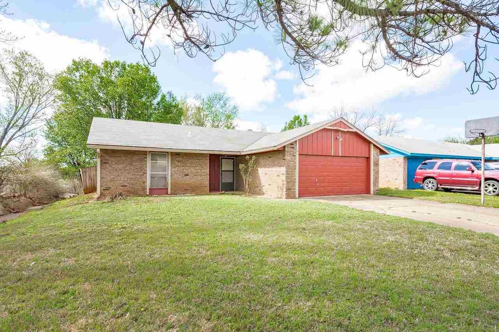 Photo of 1023 E Knapp Avenue, Stillwater, OK 74074 (MLS # 134058)