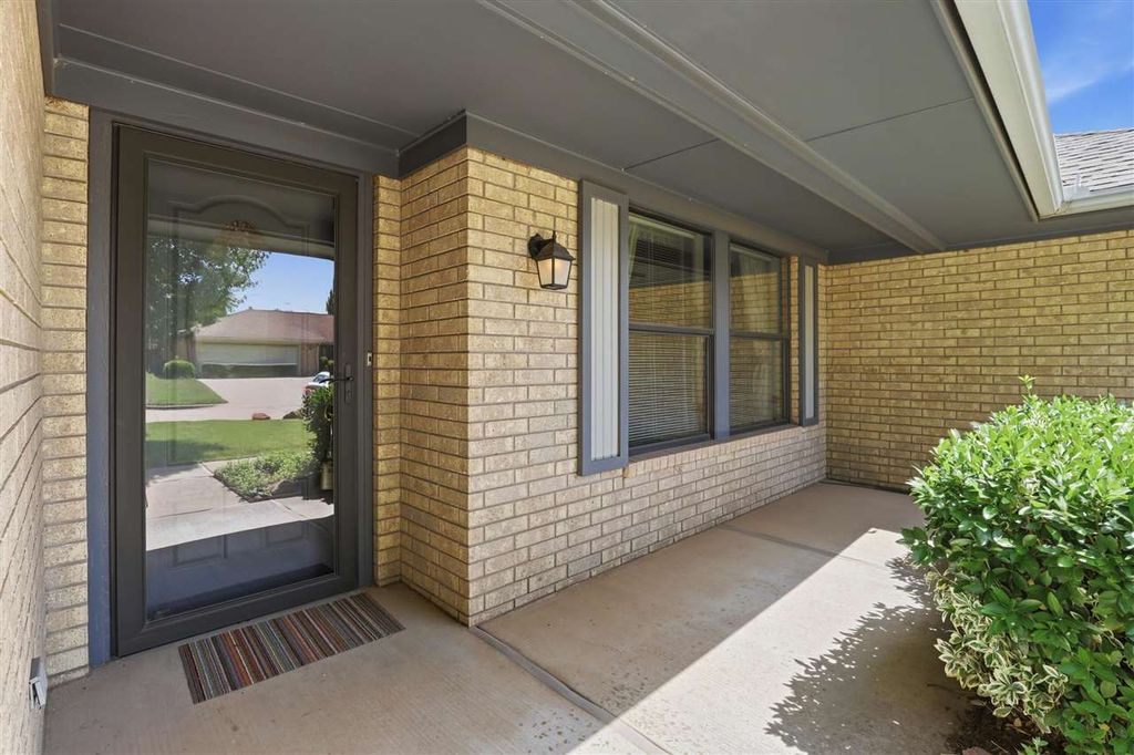 Photo of 1006 W Moore Avenue, Stillwater, OK 74075 (MLS # 133825)