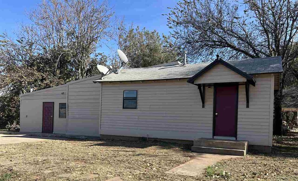 Photo of 419 Birch, Perry, OK 73077 (MLS # 133327)
