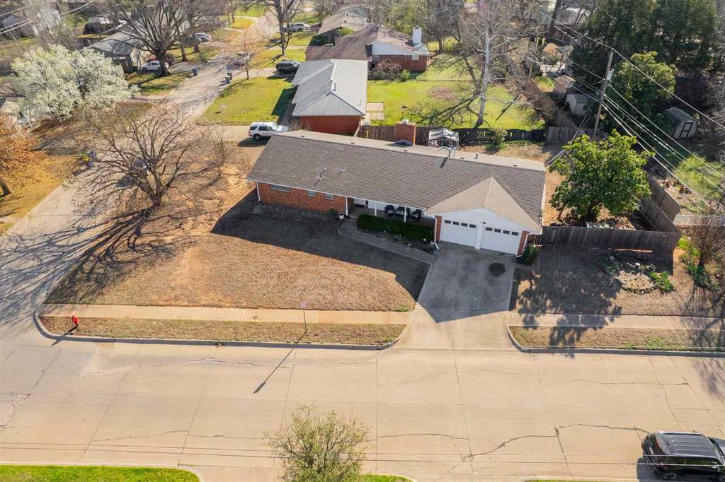 Photo of 135 S Willis Street, Stillwater, OK 74074 (MLS # 134004)