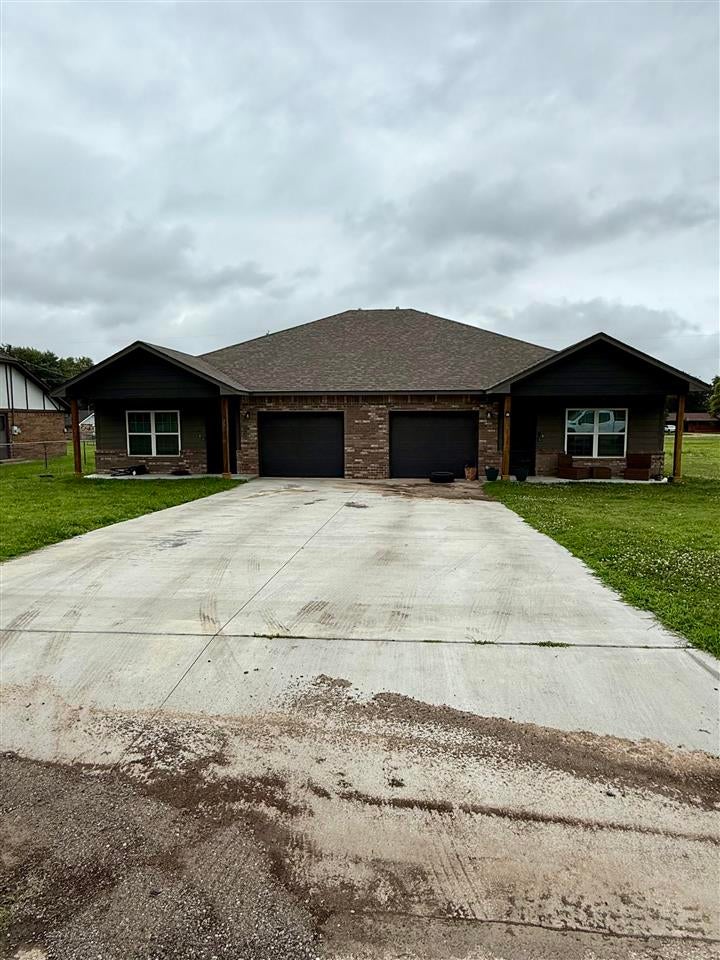 Photo of 324-326 Vinnadge, Blackwell, OK 74631 (MLS # 134703)