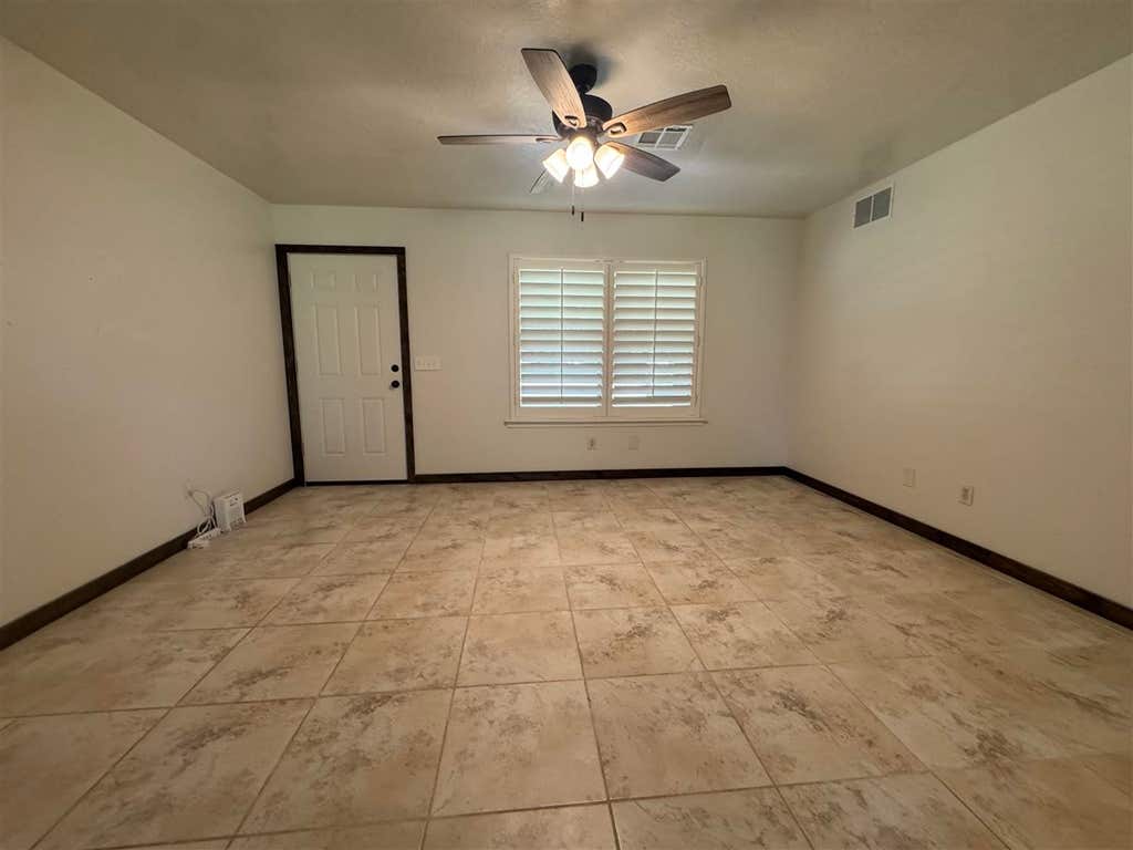 Photo of 408 SE 3rd Street, Perkins, OK 74059 (MLS # 134715)