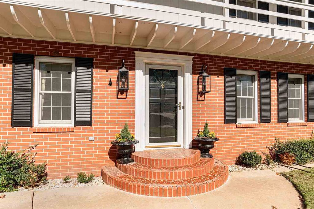 Photo of 724 W Lakeshore Drive, Stillwater, OK 74075 (MLS # 134184)