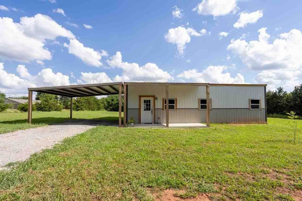 Photo of 205 W Metcalf Street, Glencoe, OK 74032 (MLS # 133181)