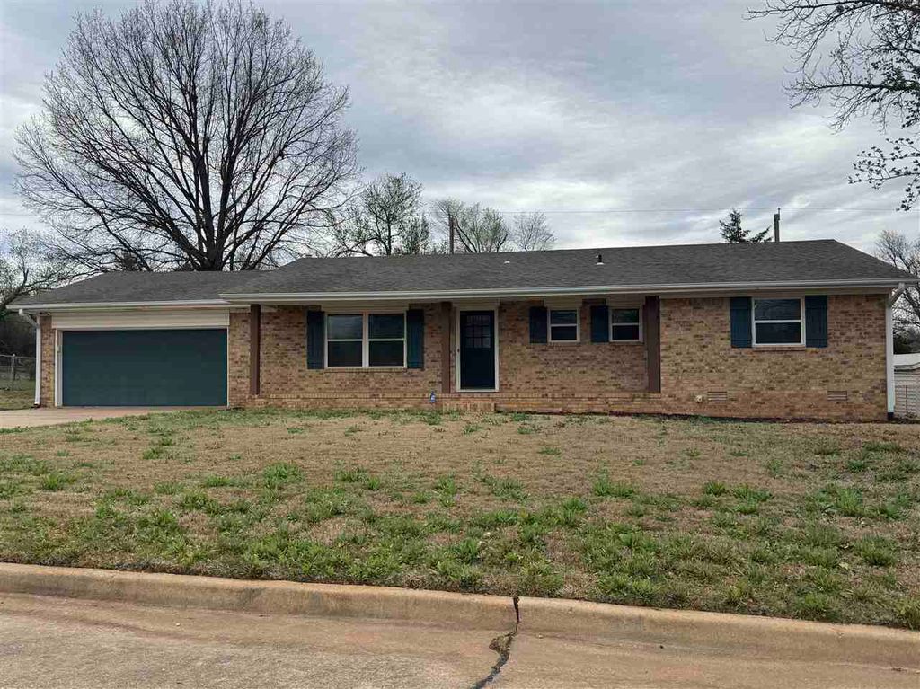 Photo of 702 W Hartwood Avenue, Stillwater, OK 74074 (MLS # 134035)