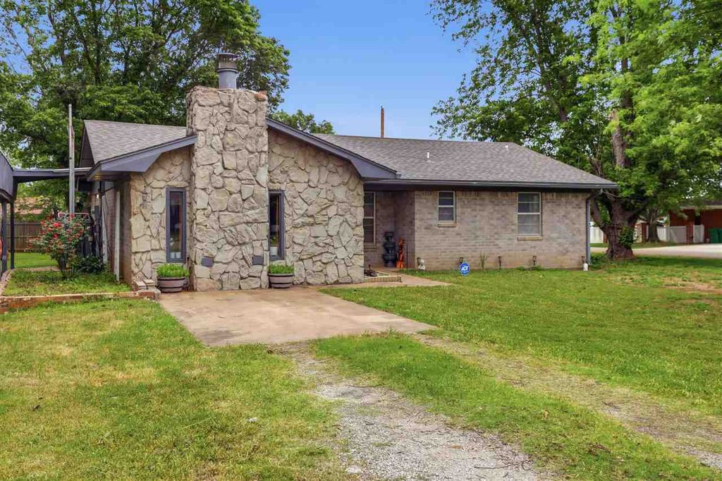 Photo of 205 Taz Avenue, Morrison, OK 73061 (MLS # 134270)