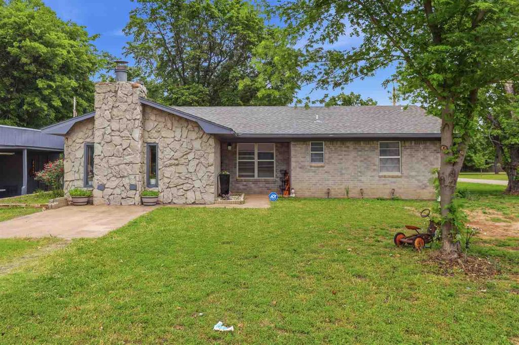 Photo of 205 Taz Avenue, Morrison, OK 73061 (MLS # 134270)