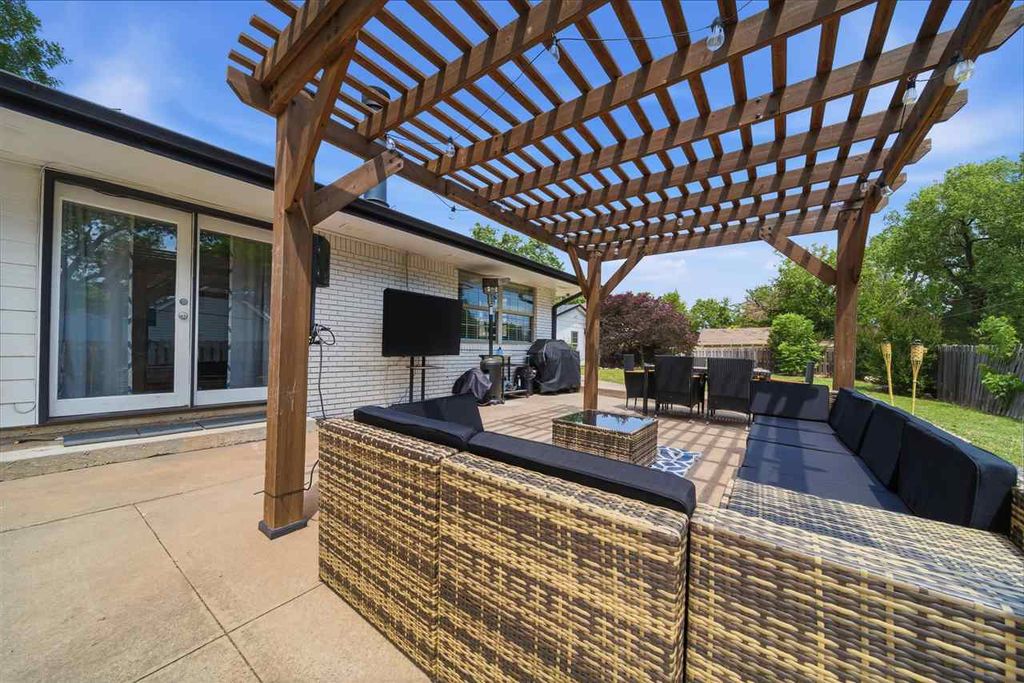 Photo of 205 N Jardot Road, Stillwater, OK 74075 (MLS # 134356)