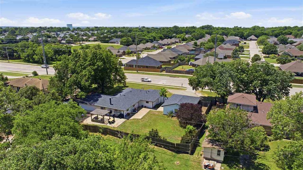 Photo of 205 N Jardot Road, Stillwater, OK 74075 (MLS # 134356)